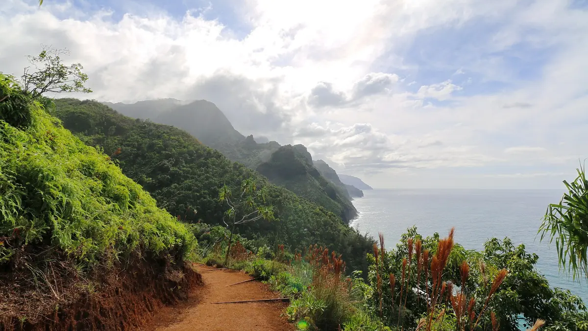 The Kalalau Trail above the Na Pali Coast
